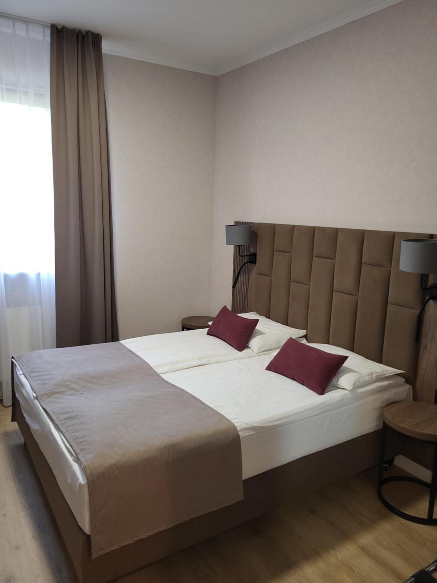 Hotel Topaz Poznan Centrum Exterior photo