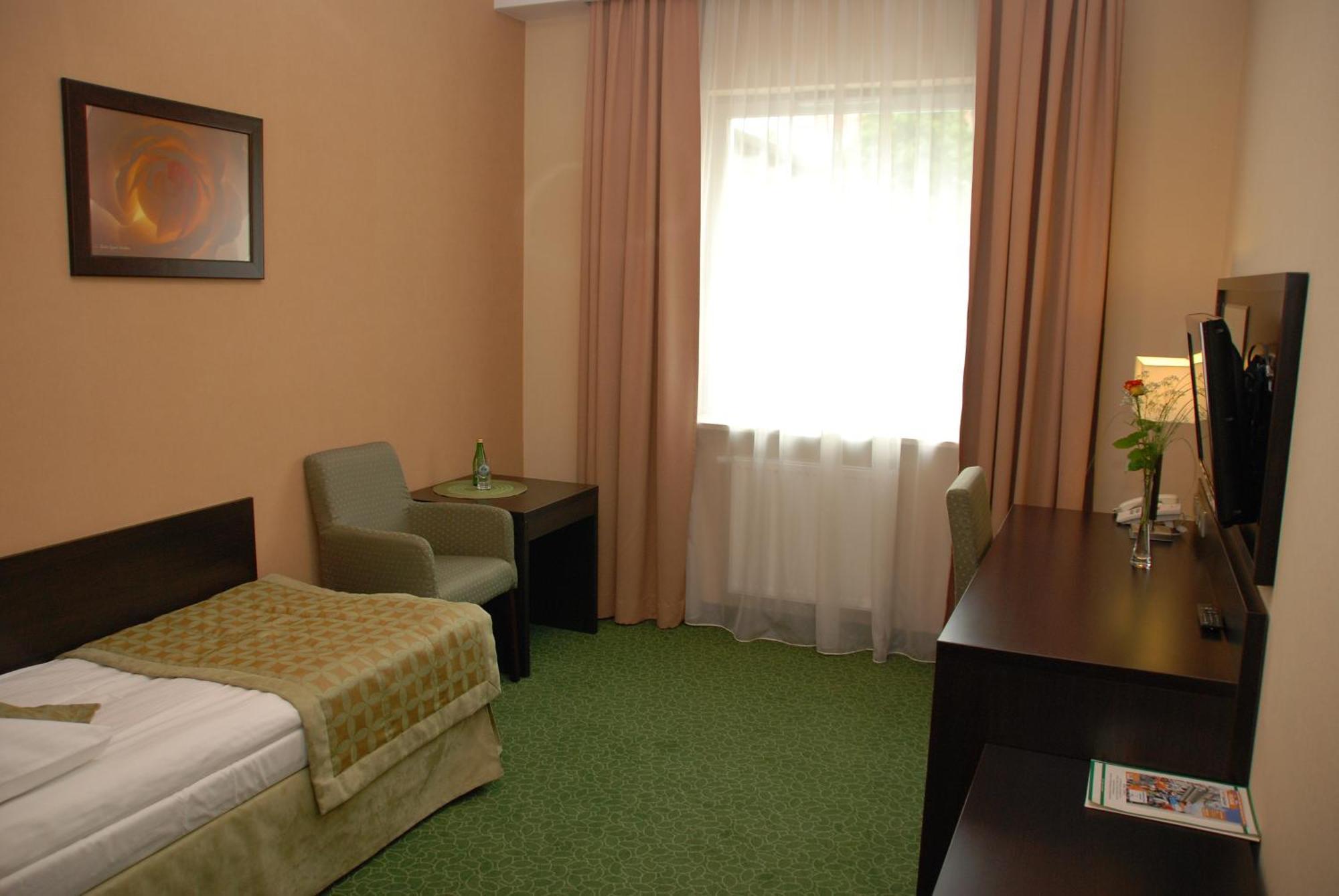 Hotel Topaz Poznan Centrum Exterior photo
