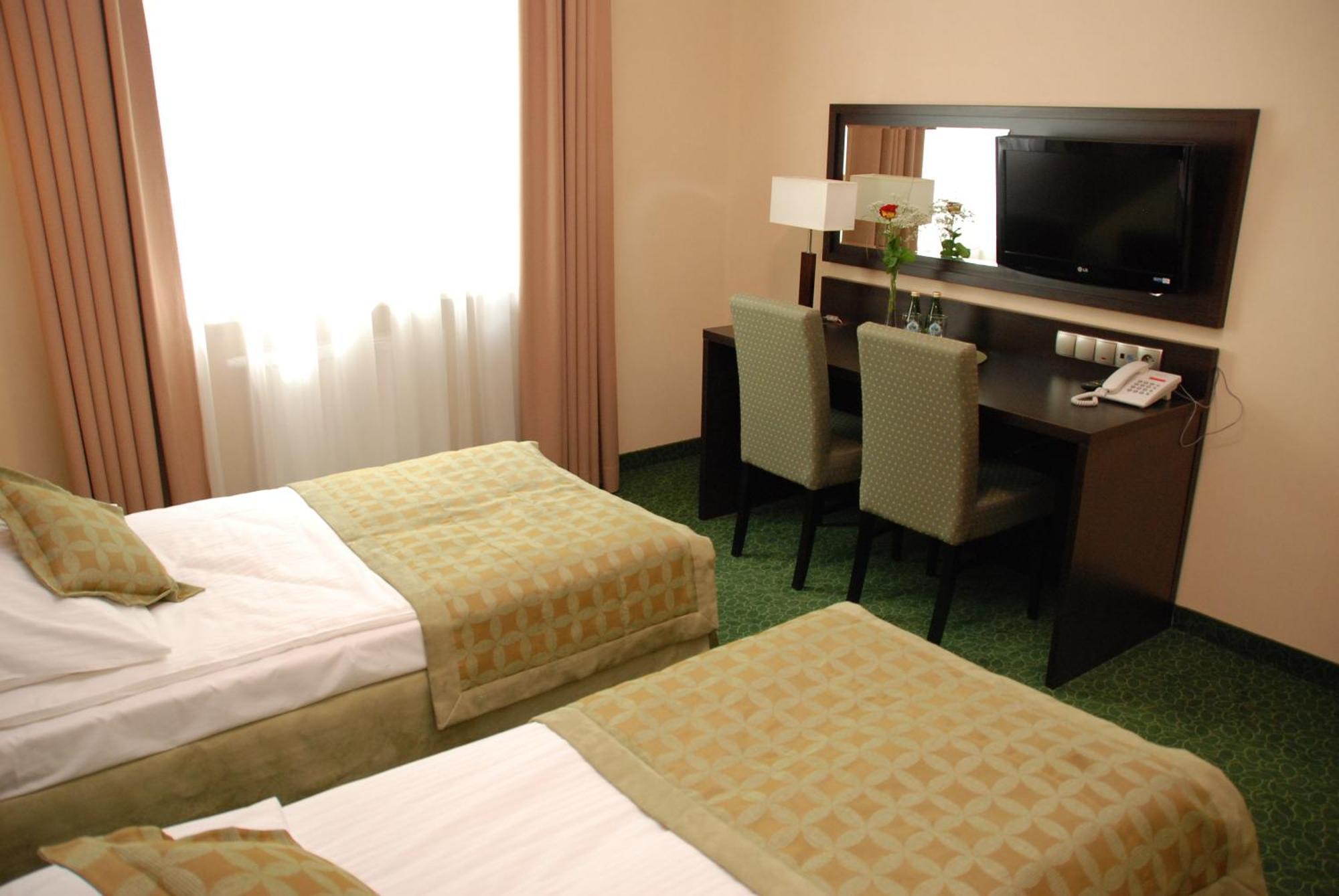 Hotel Topaz Poznan Centrum Exterior photo