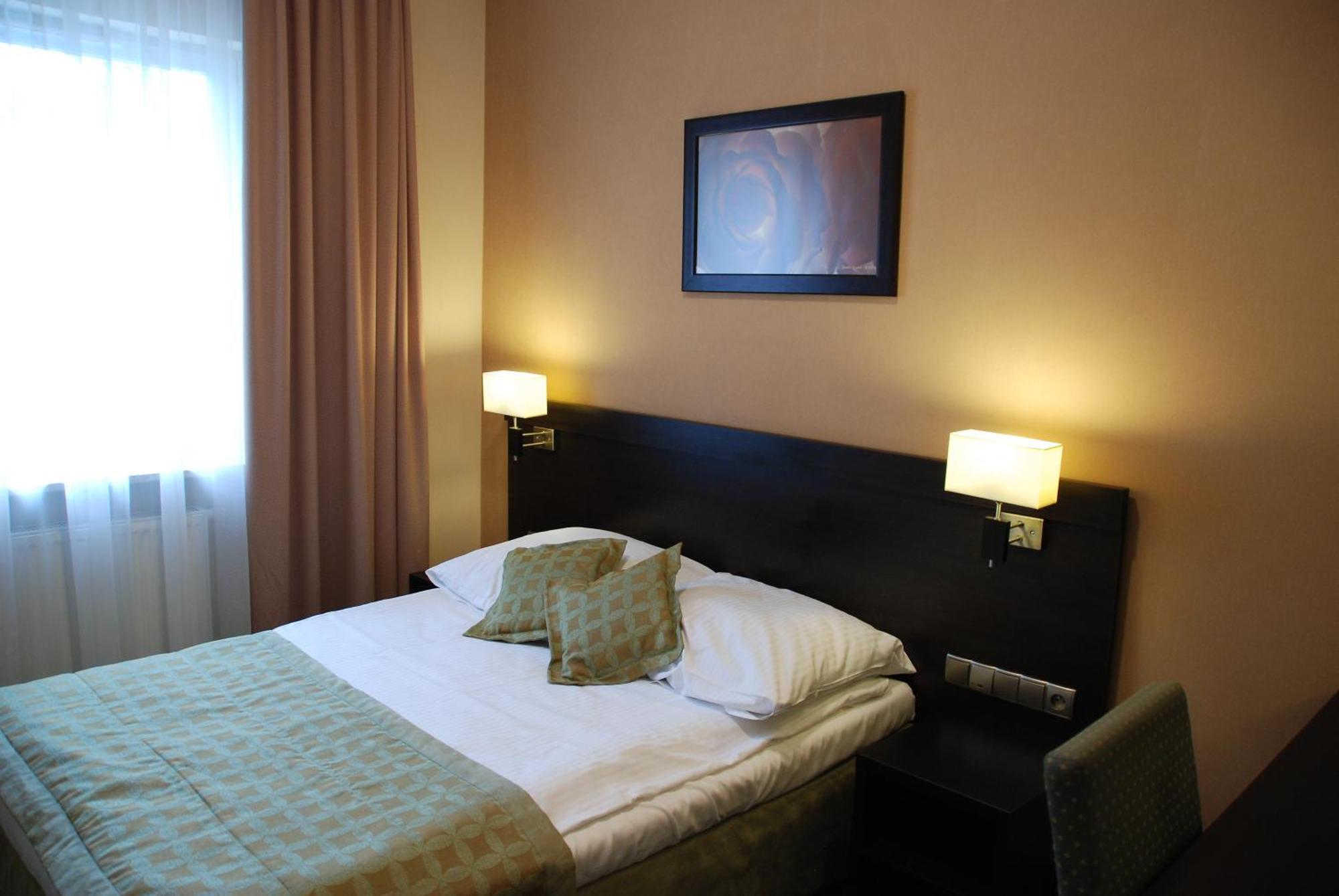 Hotel Topaz Poznan Centrum Exterior photo